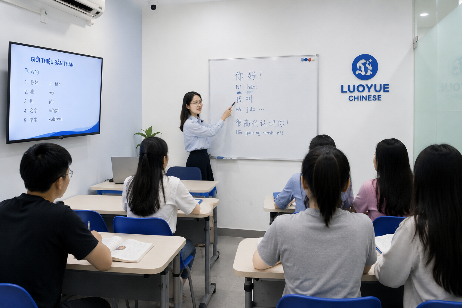 Lớp học tại Luoyue Chinese
